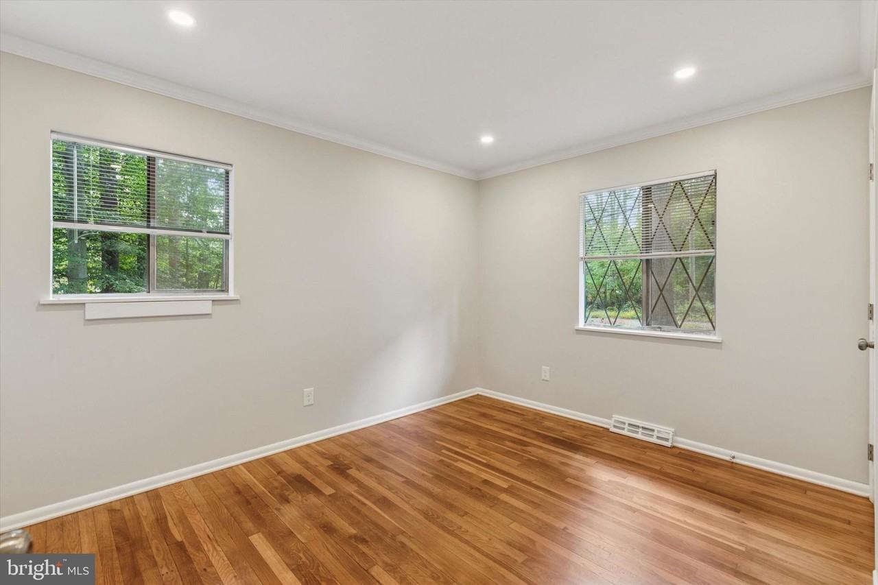 3249 Mill Rd - Photo 6 of 35