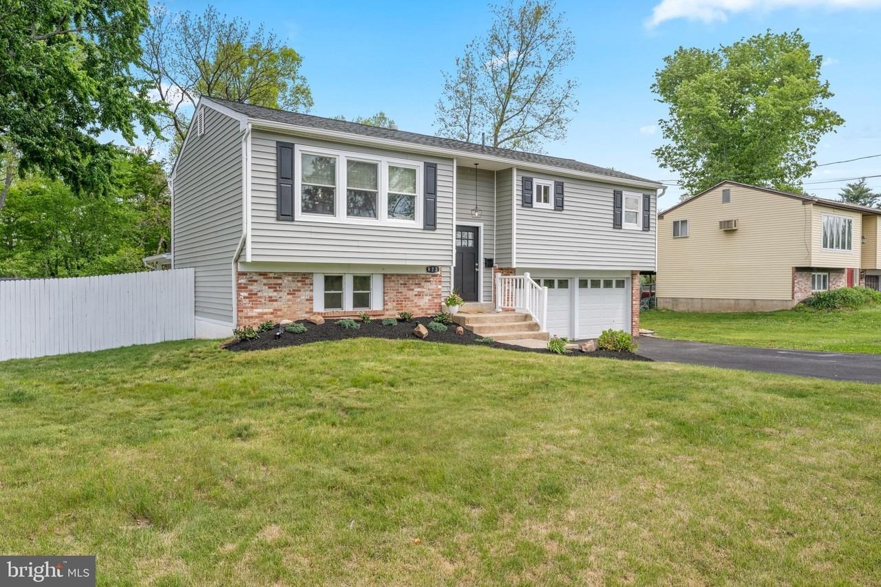 972 Log College Dr - Photo 2 of 37