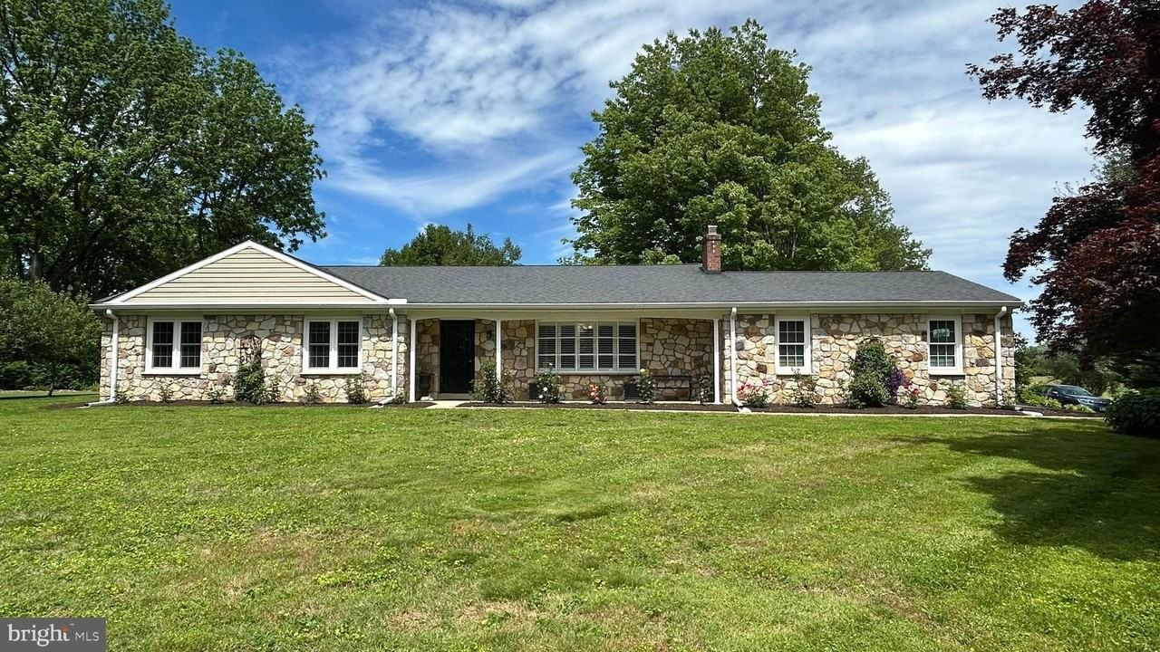 541 Cheyney Rd - Photo 2 of 44