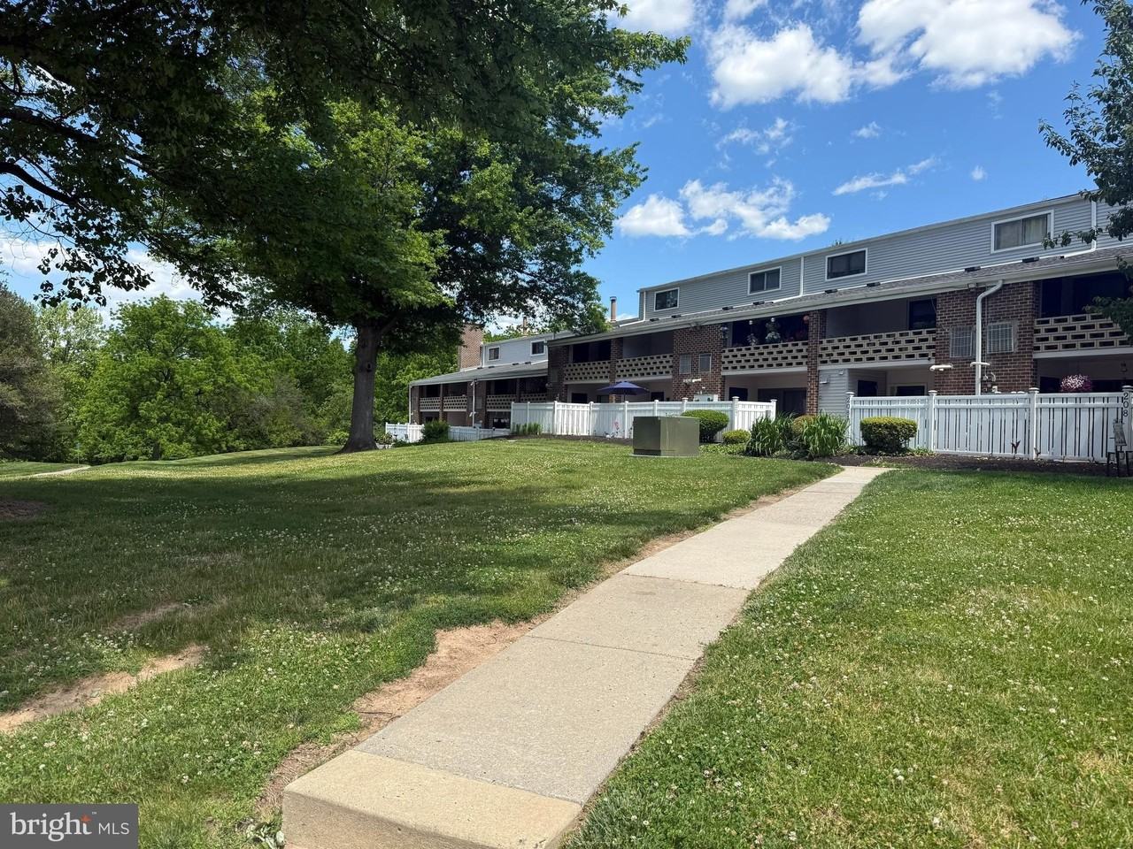 202 Stony Way - Photo 4 of 14