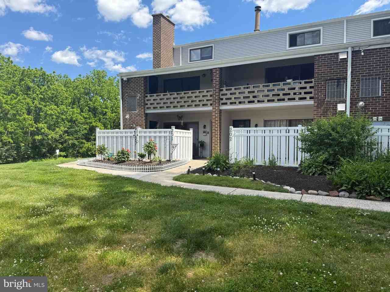 202 Stony Way - Photo 3 of 14