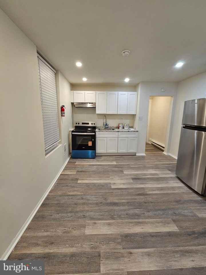 1933 N Judson St #2R - Photo 2 of 8
