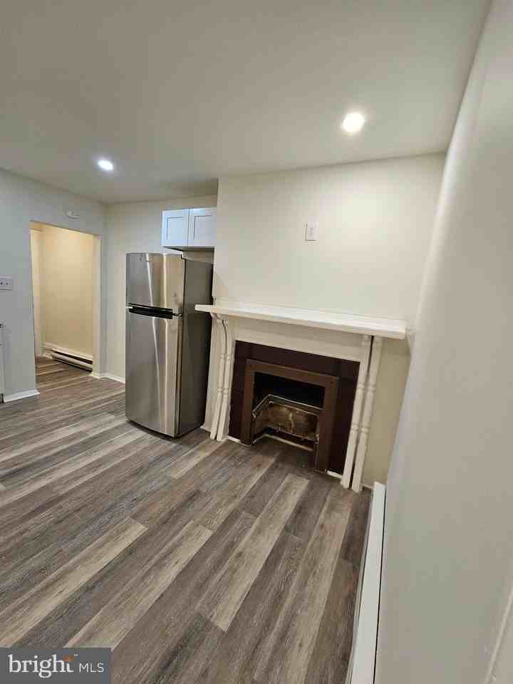 1933 N Judson St #2R - Photo 4 of 8