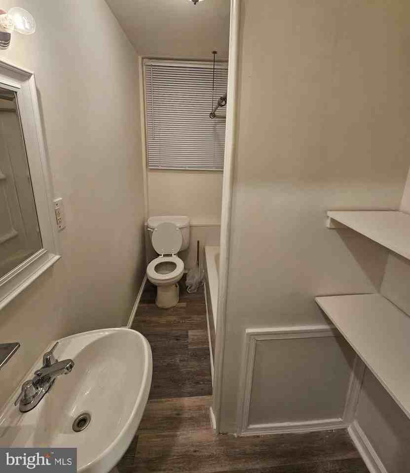 1933 N Judson St #2R - Photo 5 of 8