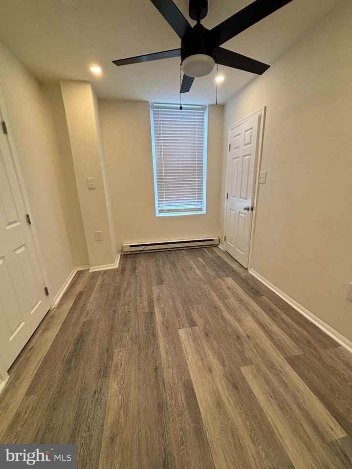 1933 N Judson St #2R - Photo 7 of 8