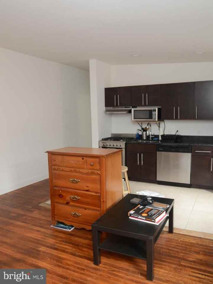 2124 Spruce St #3R - Photo 3 of 19