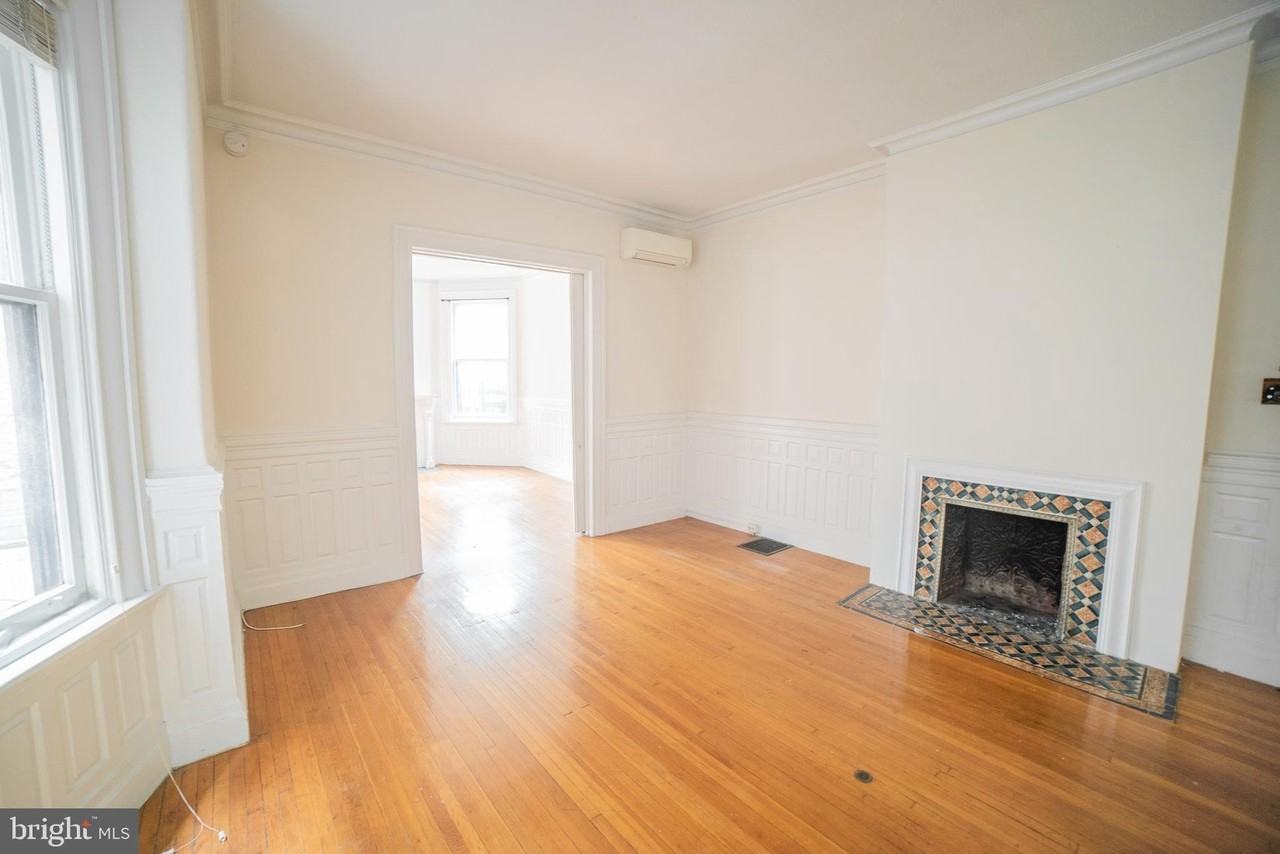 1919 Spruce St #2R - Photo 5 of 16