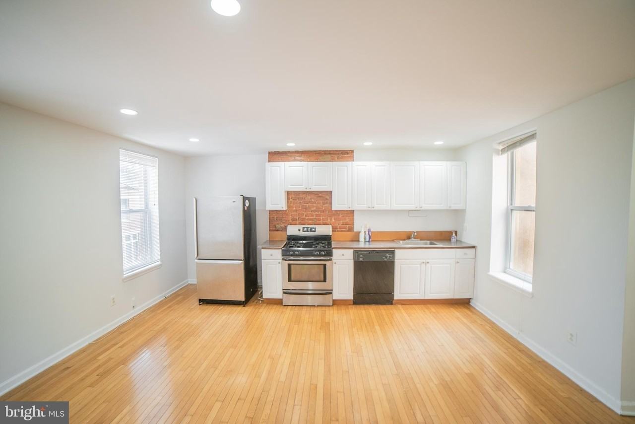 126 W Laurel St #2 - Photo 5 of 18