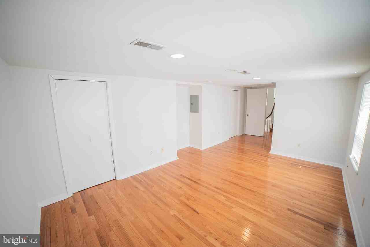 126 W Laurel St #2 - Photo 7 of 18