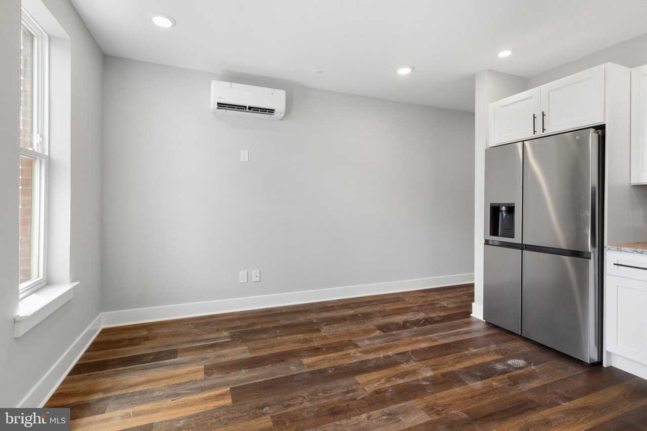 1924 N Front St #204 - Photo 4 of 27