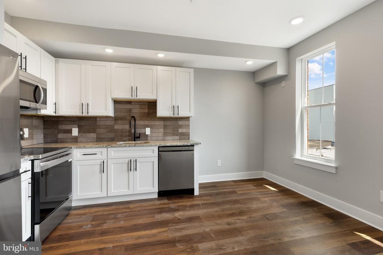 1924 N Front St #204 - Photo 5 of 27