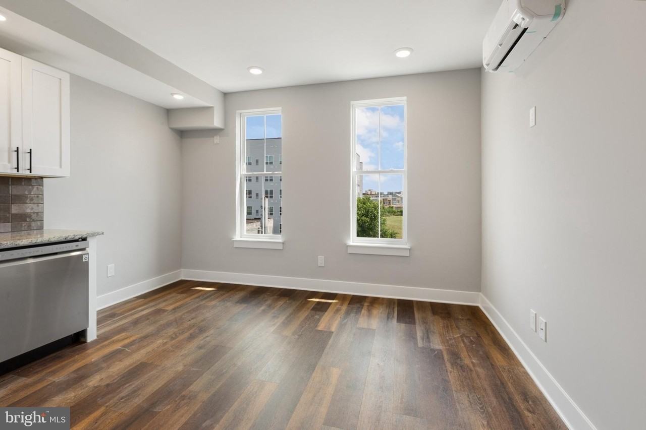 1924 N Front St #204 - Photo 6 of 27