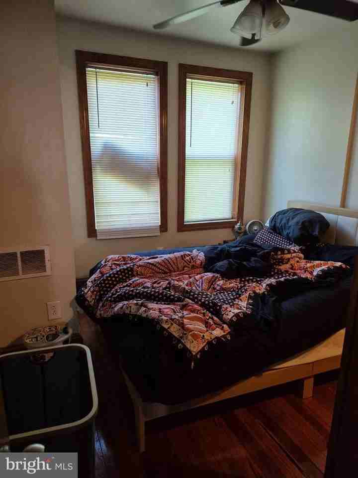 1242 S Greylock St - Photo 4 of 12