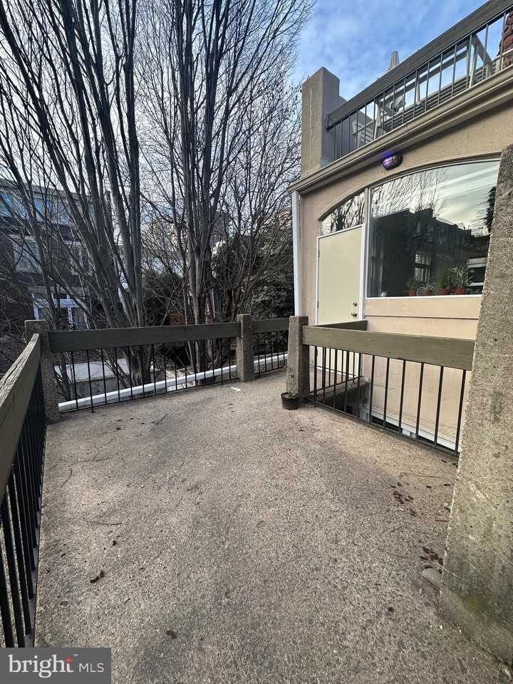 407 Cypress St #2F - Photo 2 of 26
