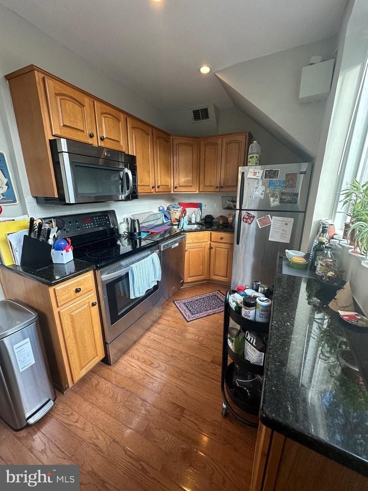 407 Cypress St #2F - Photo 4 of 26