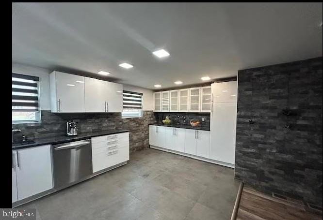355 Avon St - Photo 2 of 12