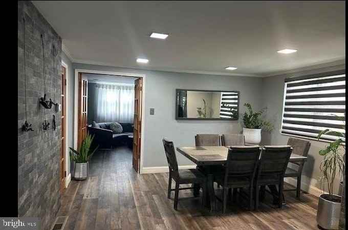 355 Avon St - Photo 3 of 12