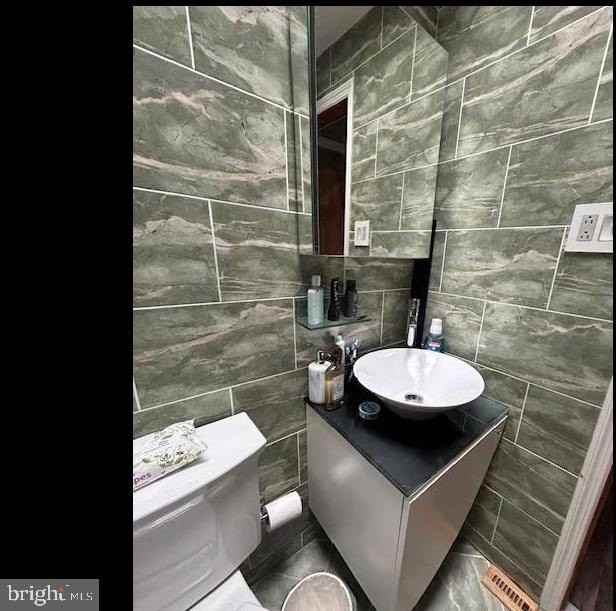 355 Avon St - Photo 6 of 12