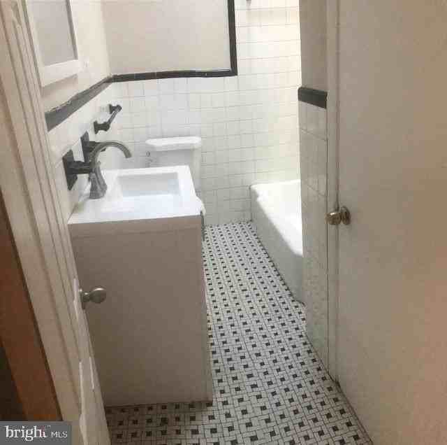 4529 Baltimore Ave - Photo 6 of 11
