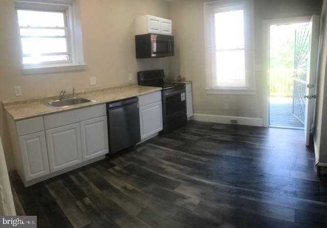 4529 Baltimore Ave - Photo 4 of 11