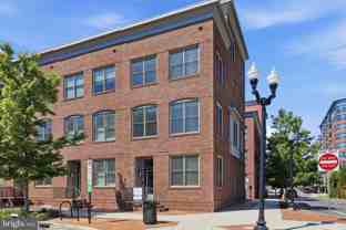 1100 S Edgewood St - Photo 1 of 1