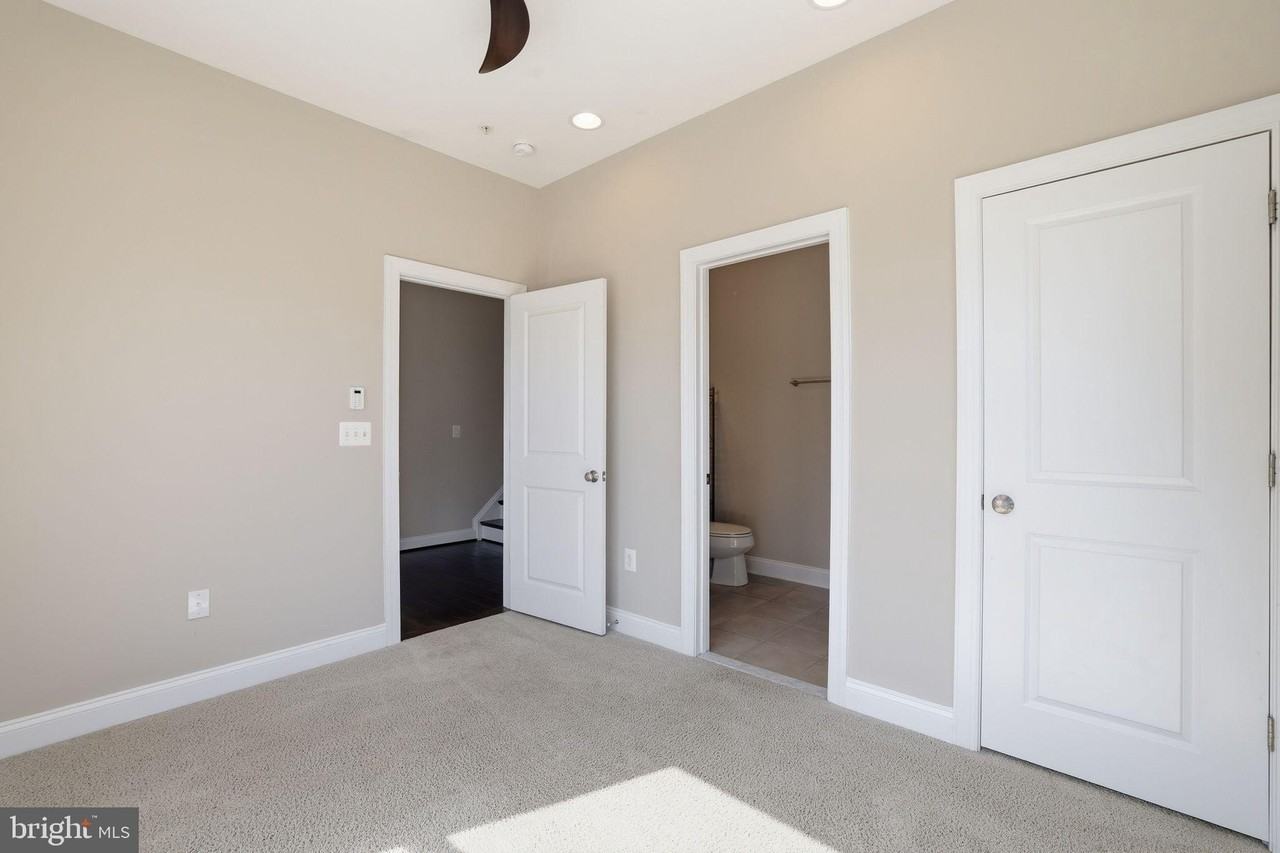 1100 S Edgewood St - Photo 4 of 50