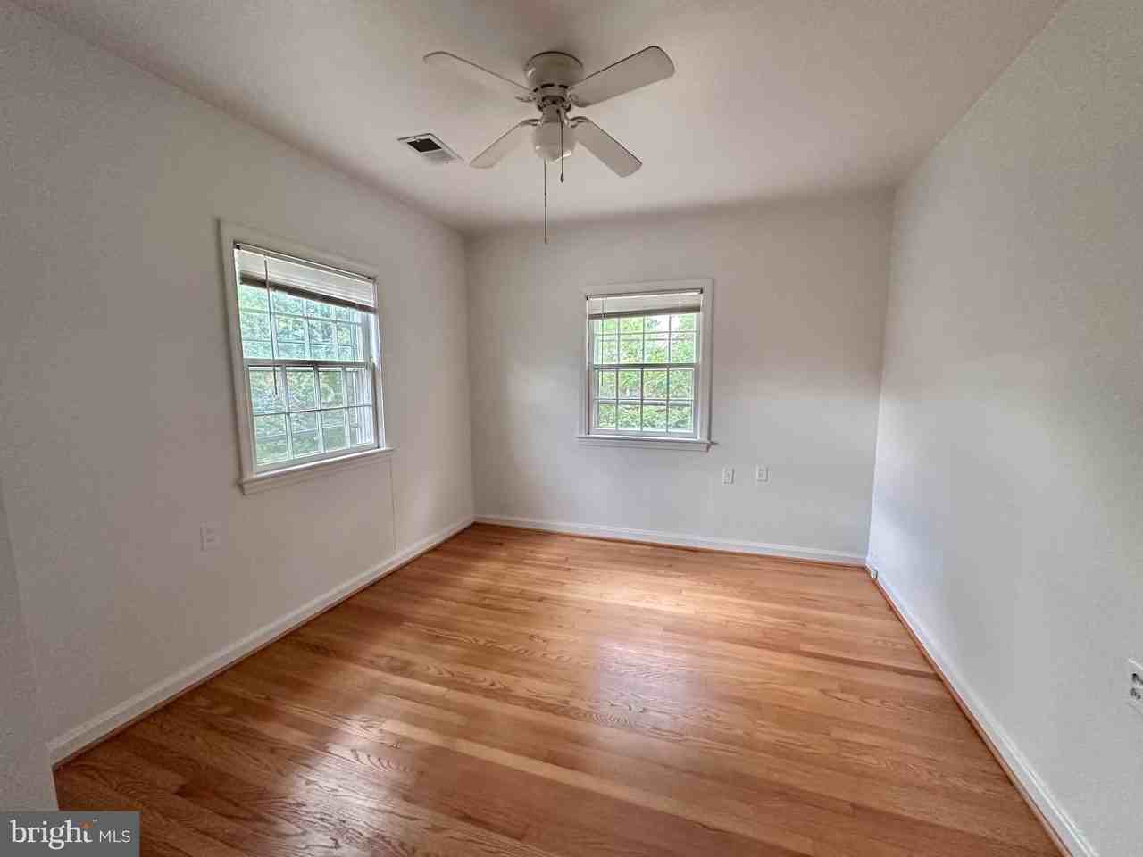1208 S Cleveland St - Photo 5 of 16