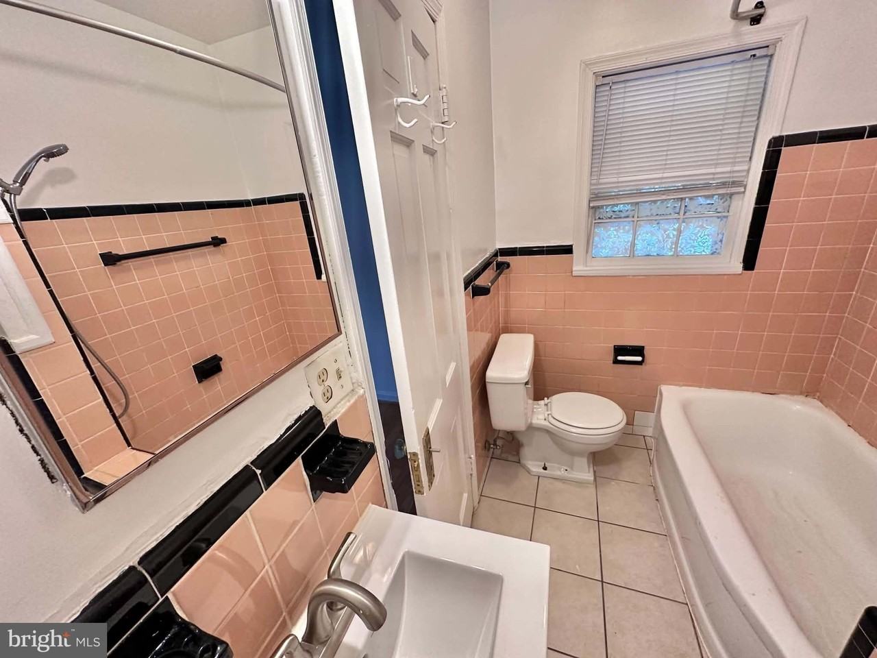 1208 S Cleveland St - Photo 7 of 16