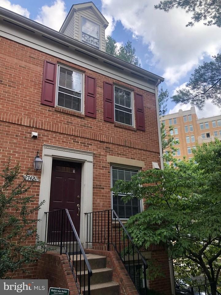 742 N Vermont St - Photo 2 of 2