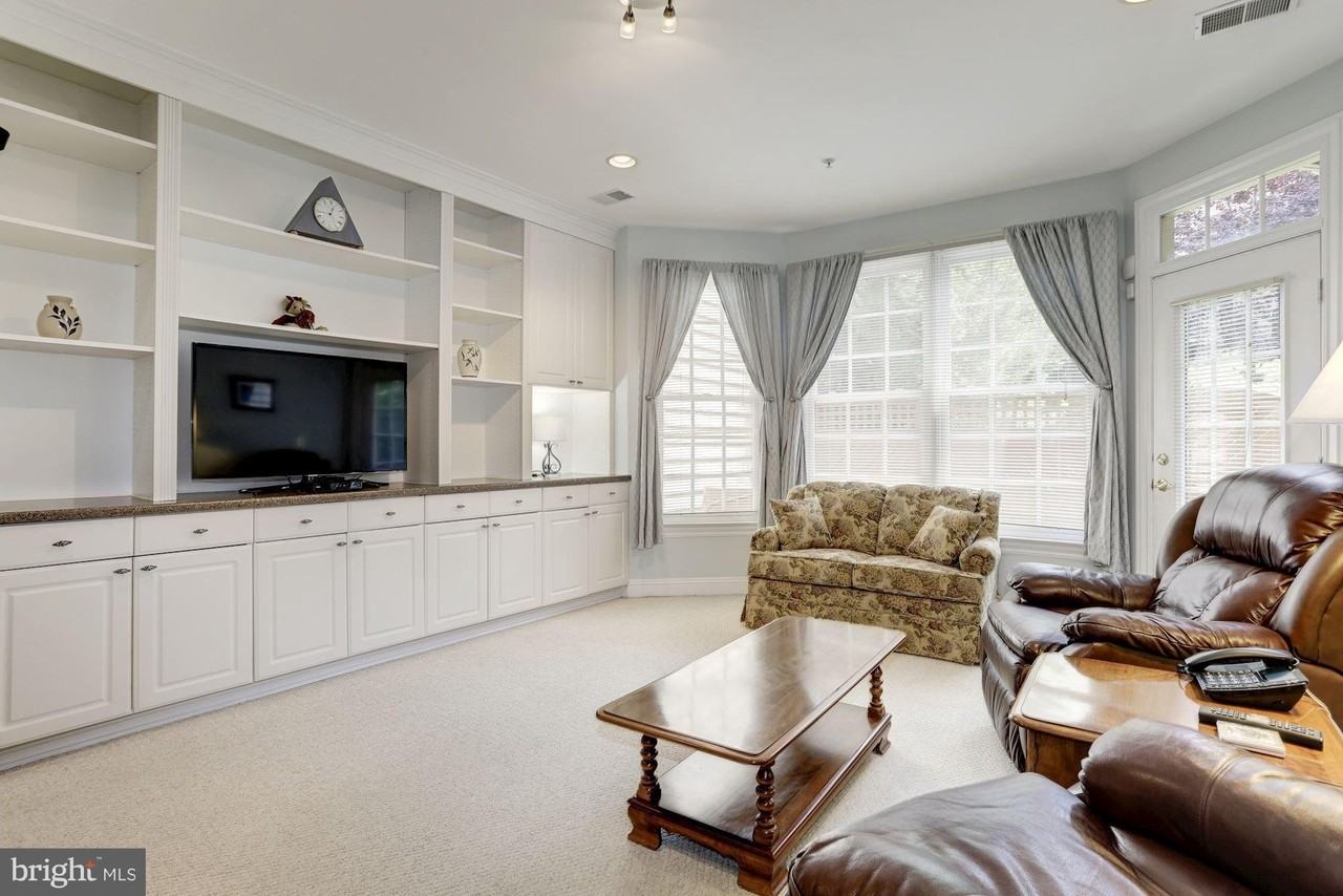 5237 Bessley Pl - Photo 3 of 30
