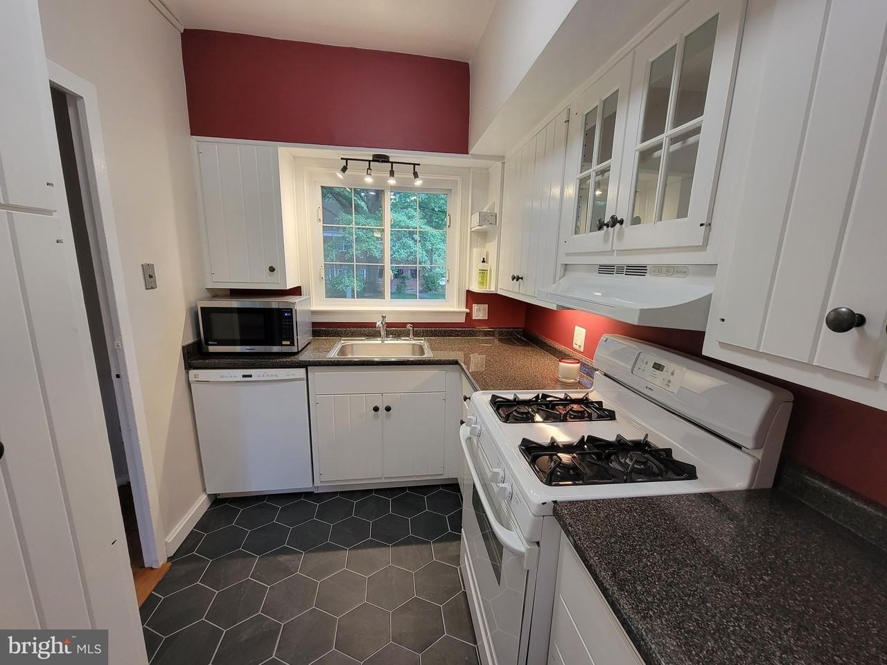 3472 Gunston Rd #723 - Photo 7 of 33