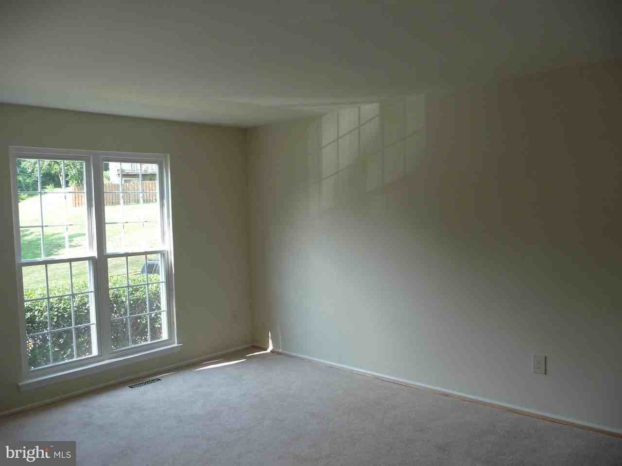 7665 Sheffield Village Ln - Photo 3 of 26