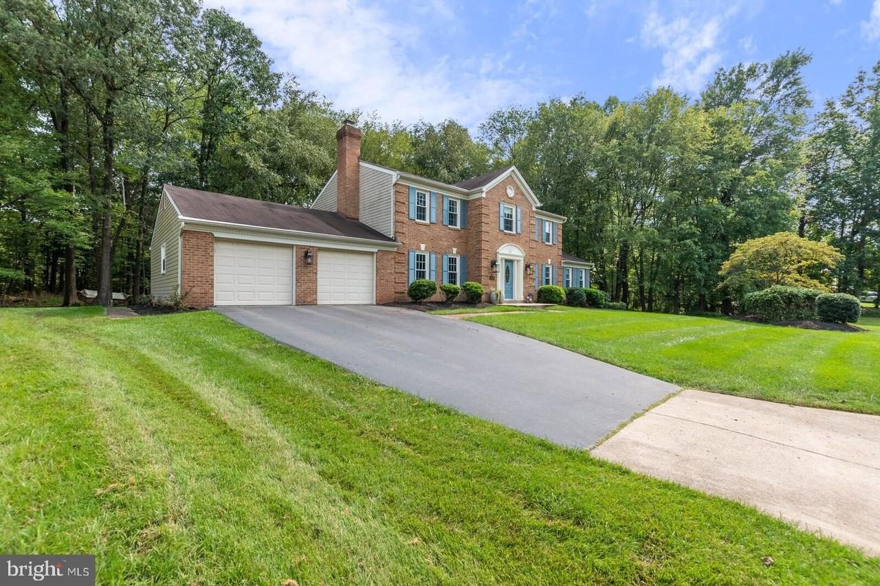 3125 Hannahs Pond Ln - Photo 2 of 48