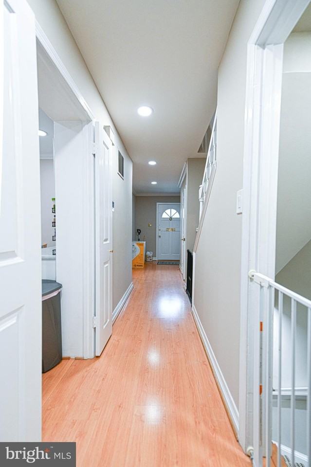 7377 Montcalm Dr - Photo 6 of 36