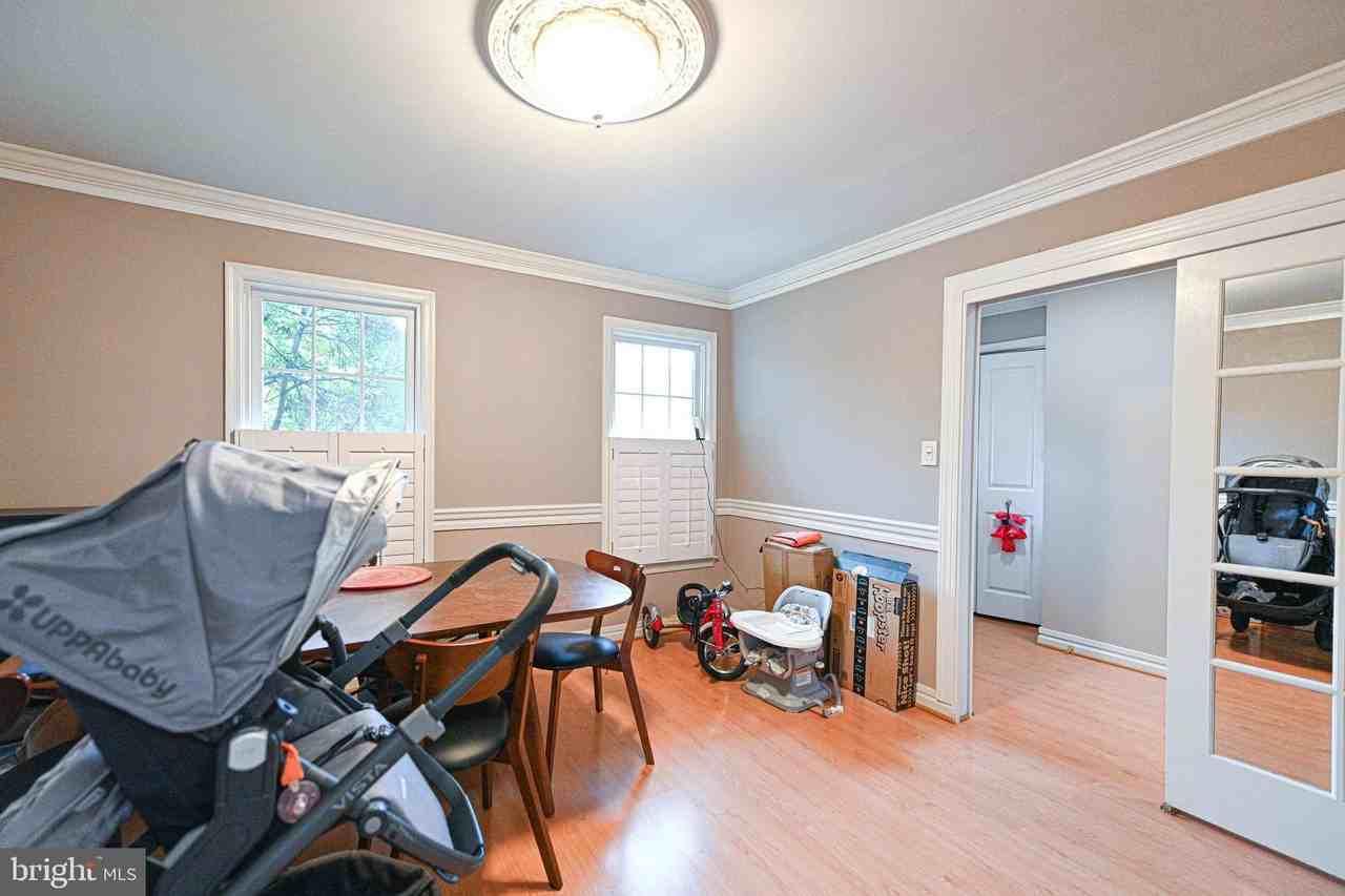 7377 Montcalm Dr - Photo 7 of 36