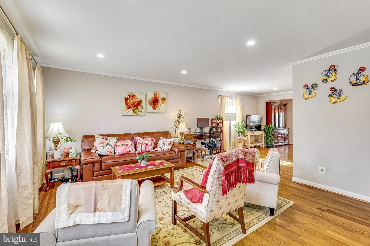 205 Tapawingo Rd Sw - Photo 2 of 38