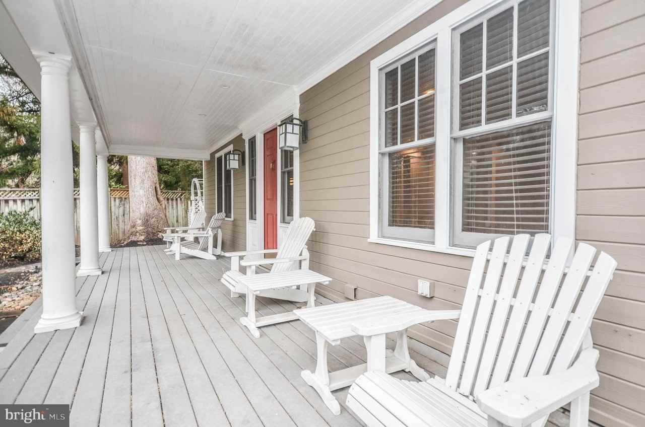 9108 Weant Dr - Photo 2 of 50