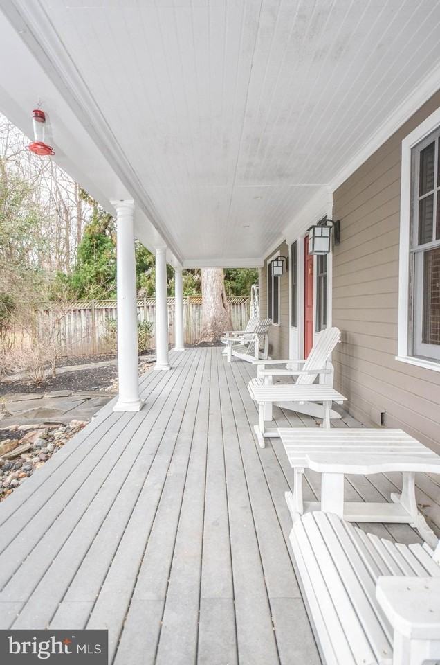 9108 Weant Dr - Photo 3 of 50