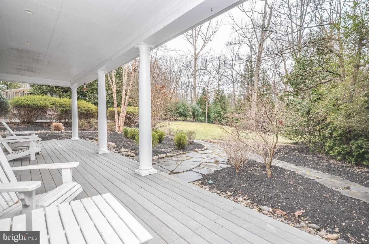 9108 Weant Dr - Photo 4 of 50