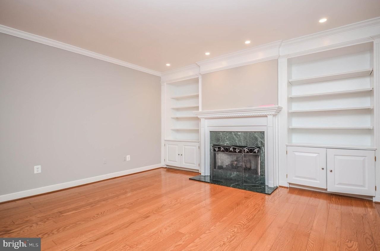 9108 Weant Dr - Photo 5 of 50