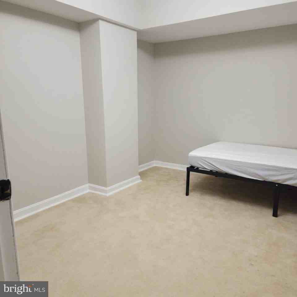 9016 Okeith Ct - Photo 6 of 13