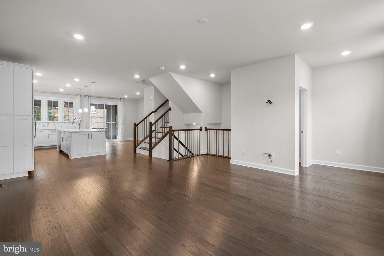 9271 Wood Violet Ct - Photo 5 of 30