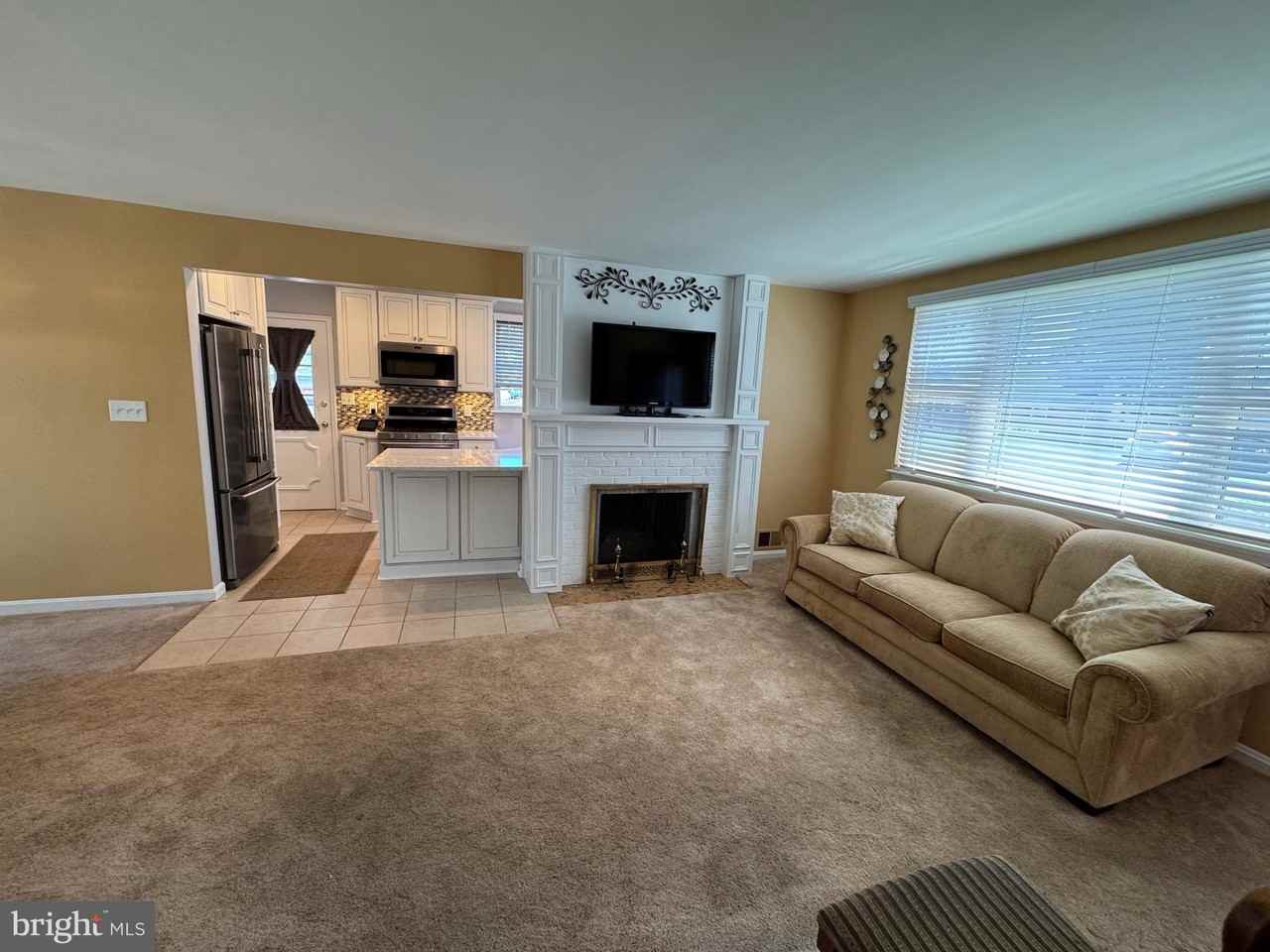 2906 Breezy Ter - Photo 5 of 48