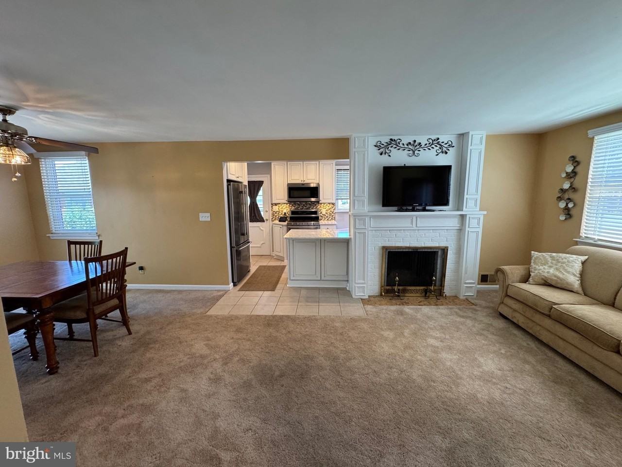 2906 Breezy Ter - Photo 7 of 48