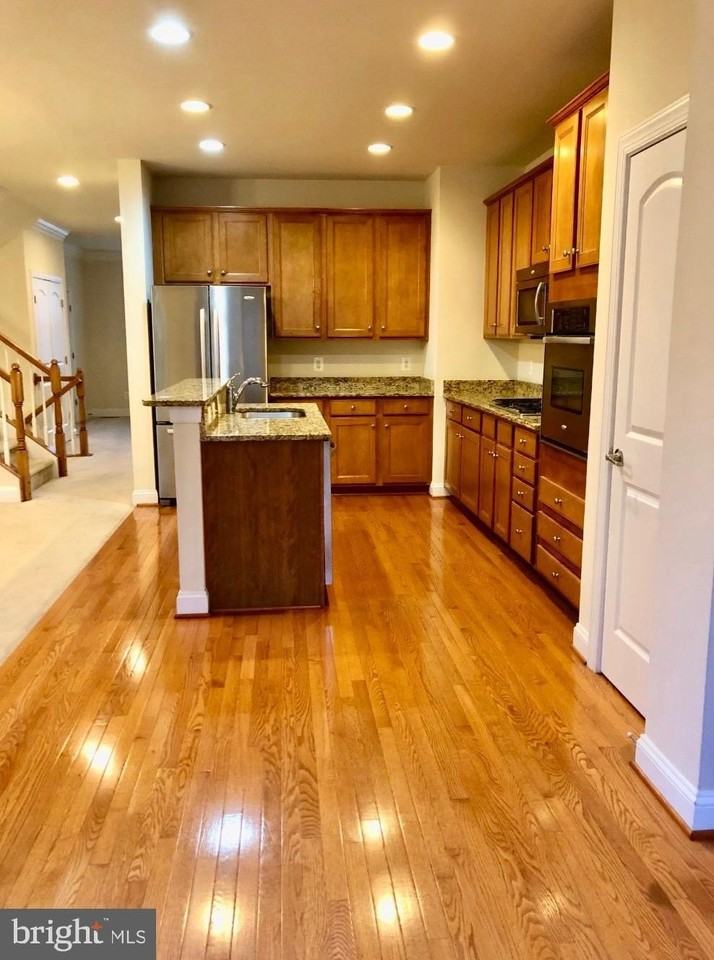 21697 Loganberry Ter - Photo 3 of 8