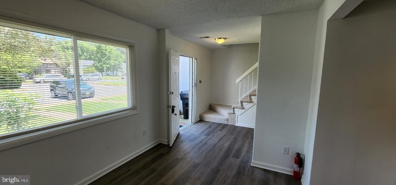 19 Wedgedale Dr - Photo 5 of 21