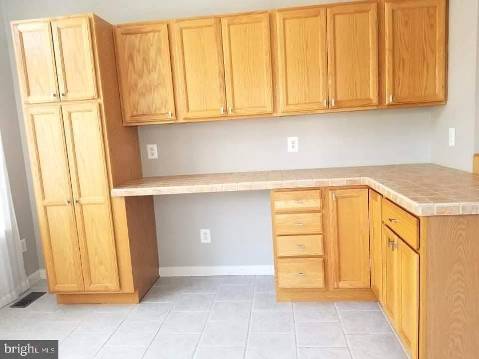 43046 Francis Sq - Photo 7 of 32