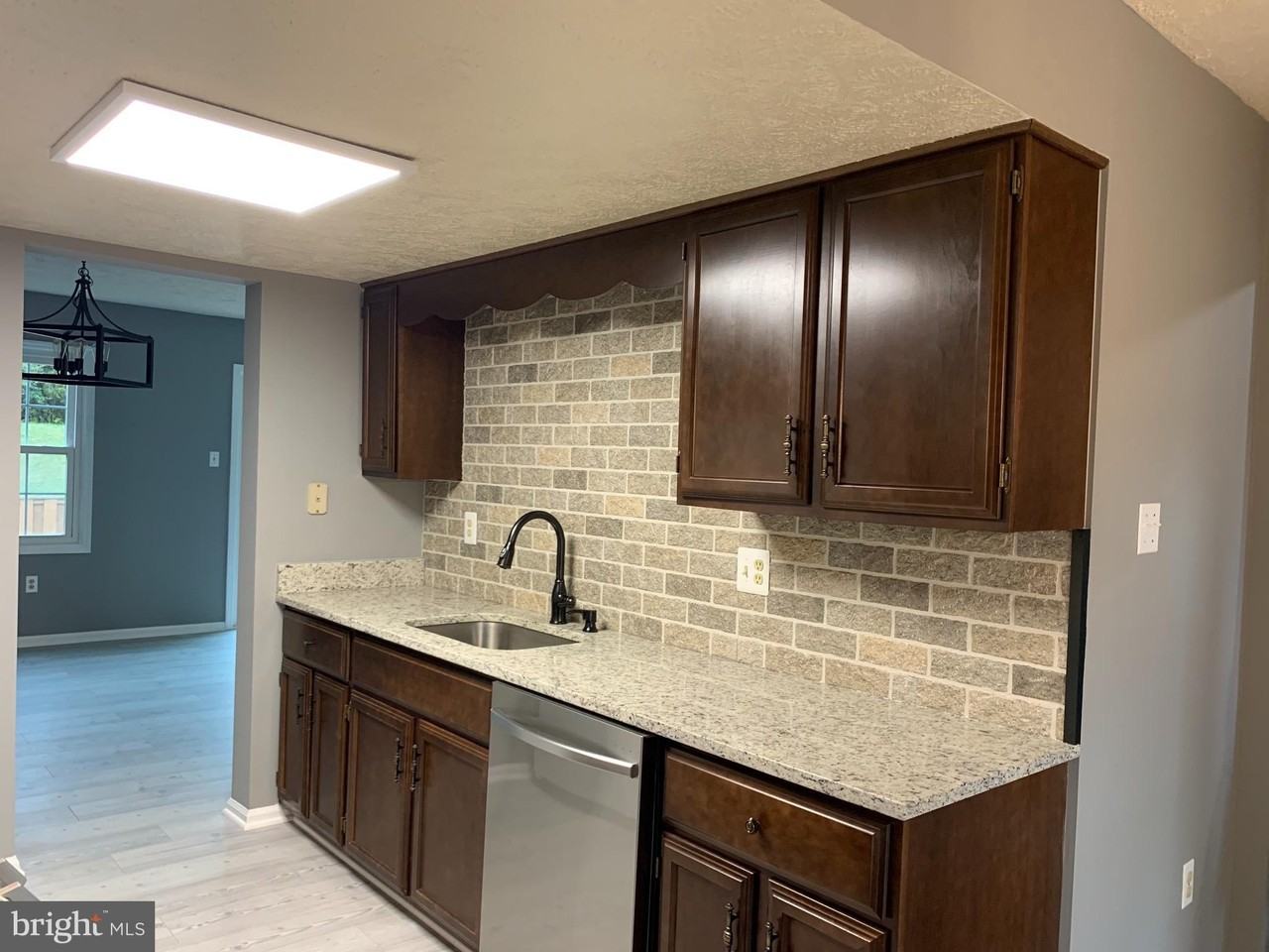 8262 Vernon St - Photo 3 of 33
