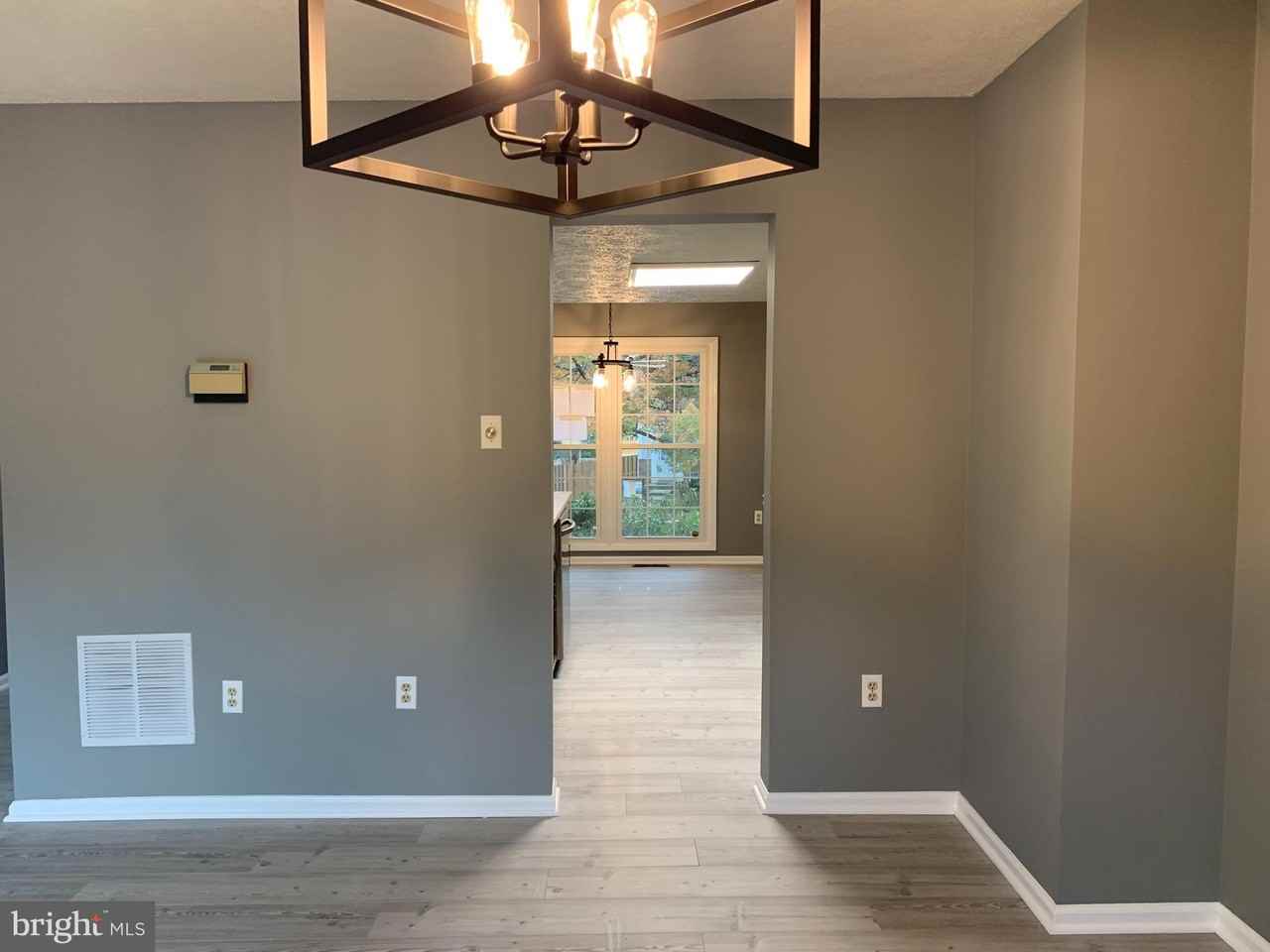 8262 Vernon St - Photo 6 of 33