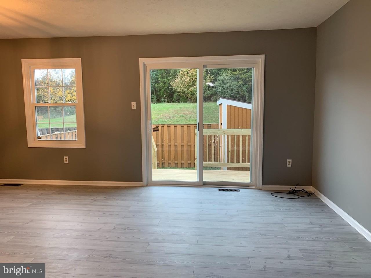 8262 Vernon St - Photo 7 of 33